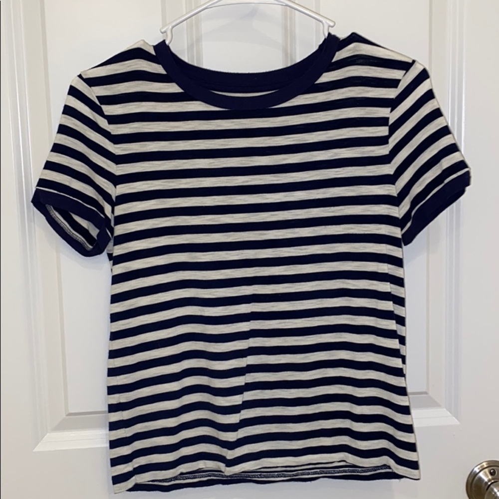 Tee shirt.